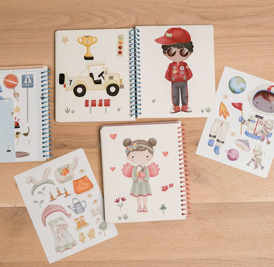 Libro Dress Me Up con Stickers - Little Dutch
