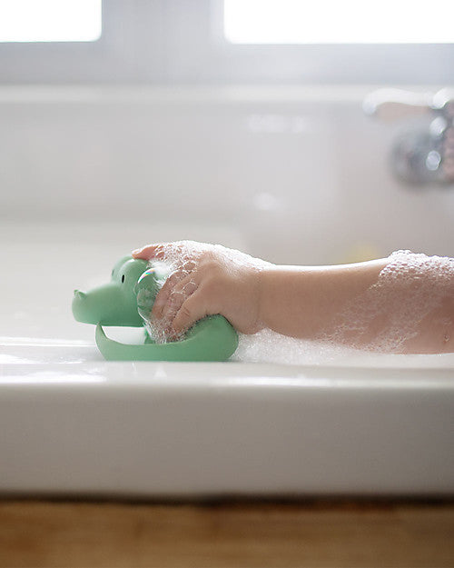 3-in-1 Sonaglio Coccodrillo, Massaggiagengive, Gioco da Bagno, My First Zoo - 100% Caucciù Naturale