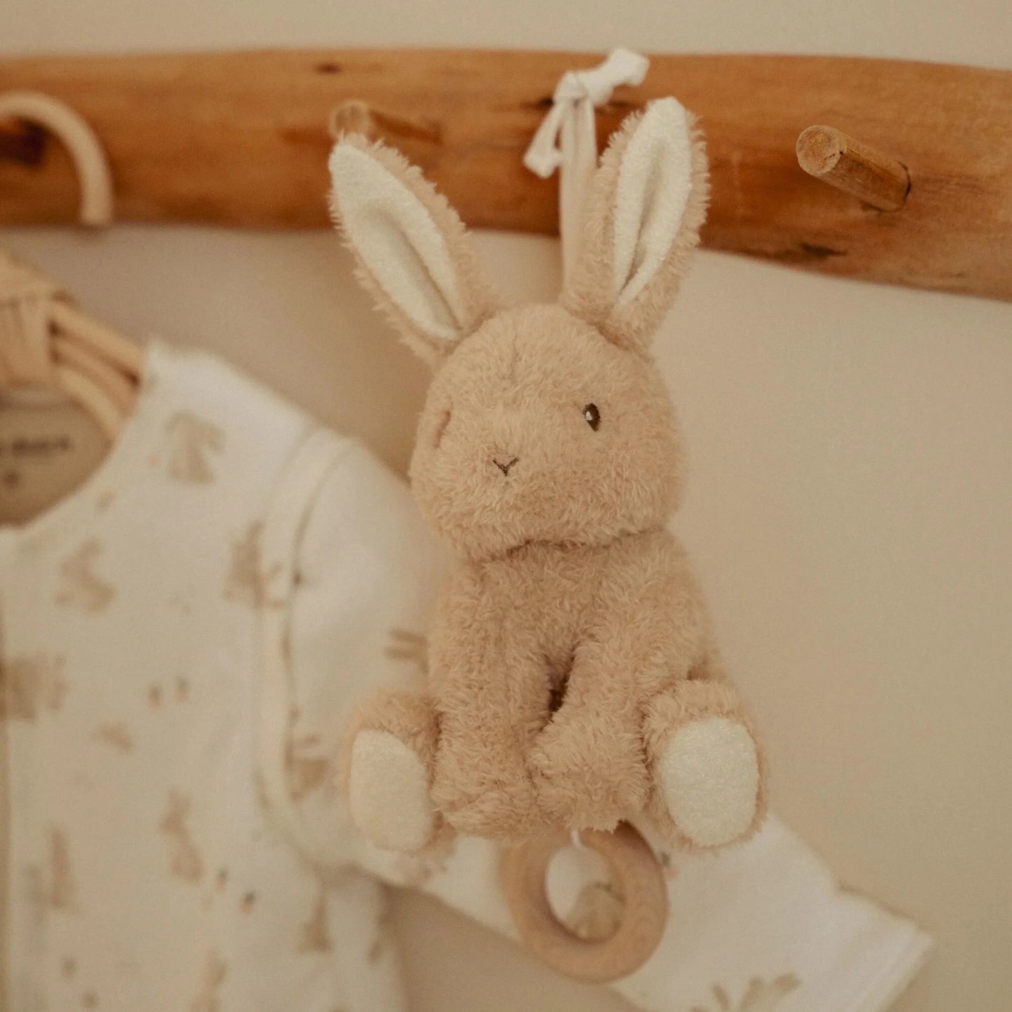 MUSIC BOX-CARILLON BUNNY-LITTLE DUTCH