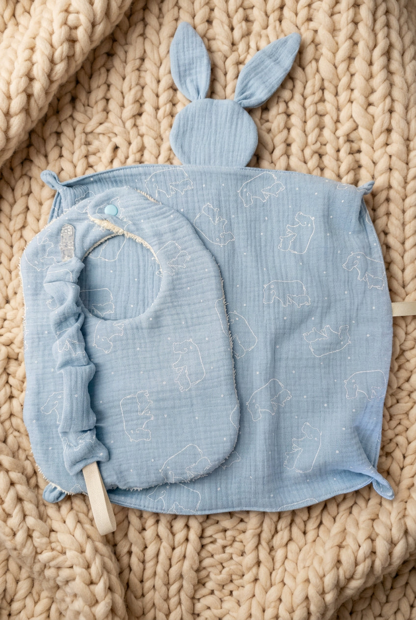 Set Nascita Personalizzabile con Doudou, Catenella Ciuccio e Bavaglio in Mussola