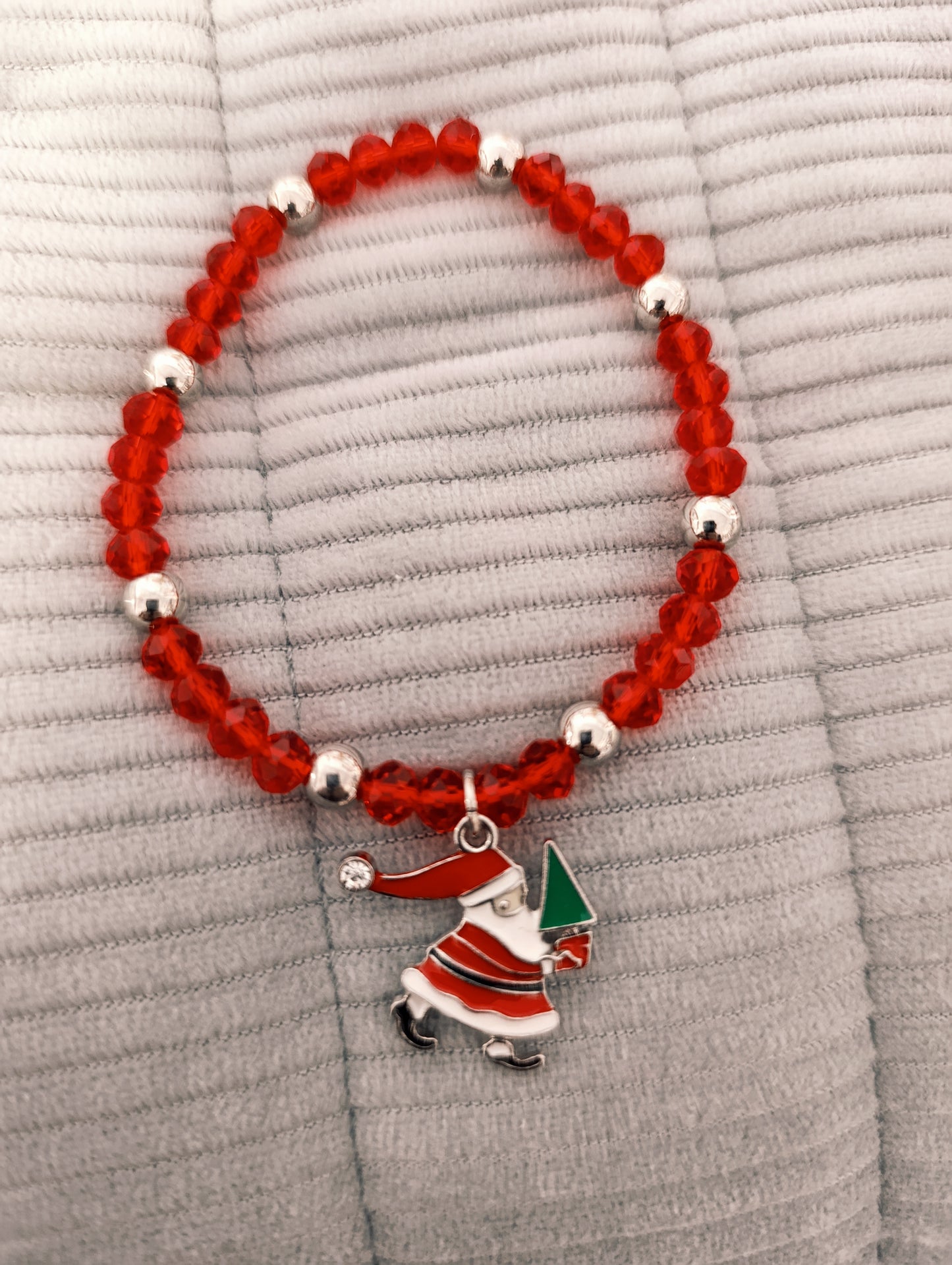 Bracciale Natalizio con Perline Colorate e Ciondoli - Bigiotteria Elegante
